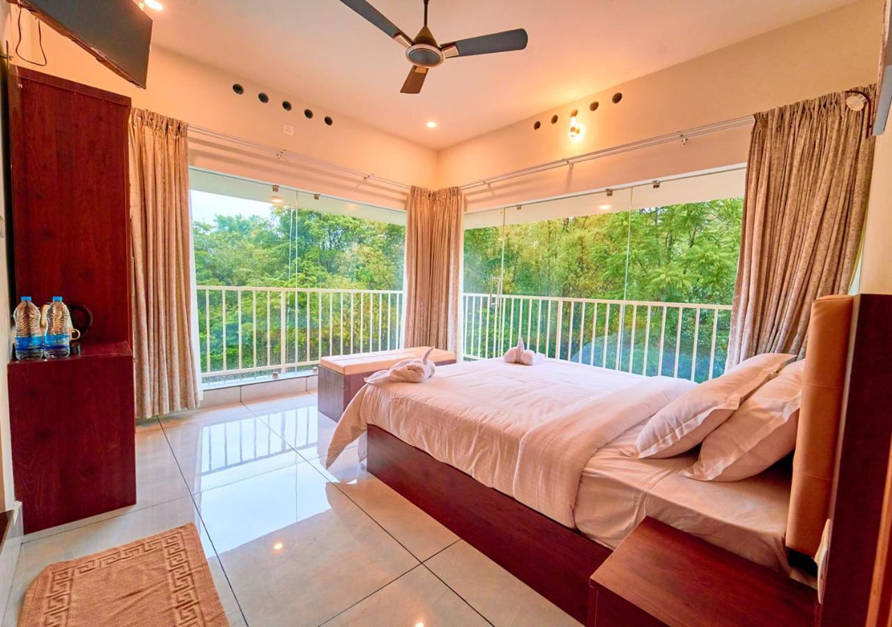 Glen Castle Vagamon Pool Resort By Voye Homes Exterior foto